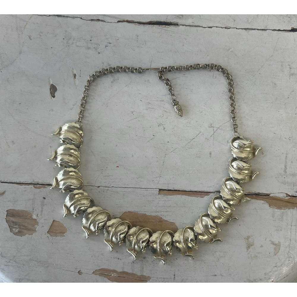Elizabeth Morrey Brushed Gold Tone Leaf Linked Choker Necklace Vintage